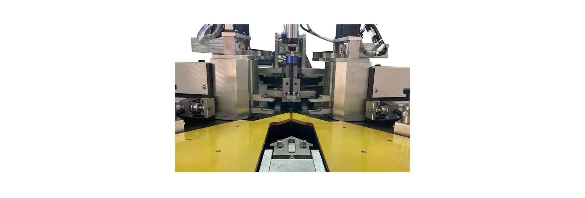 INO HERCULES CNC Corner Crimping Machine